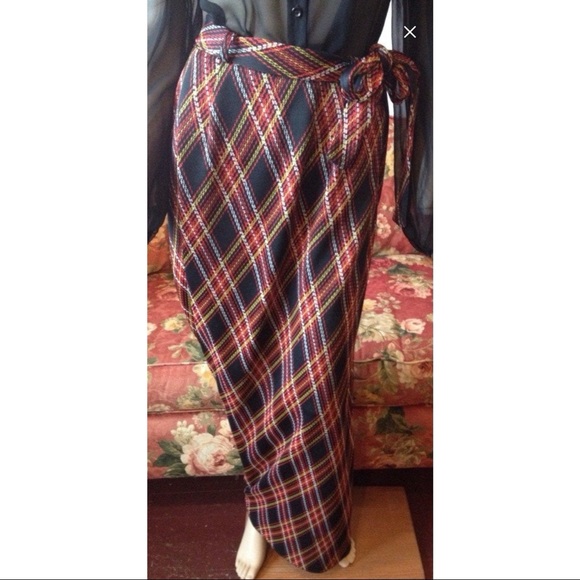 Vintage 1970s plaid tartan maxi skirt in black, red mustard & white. - Picture 3 of 5